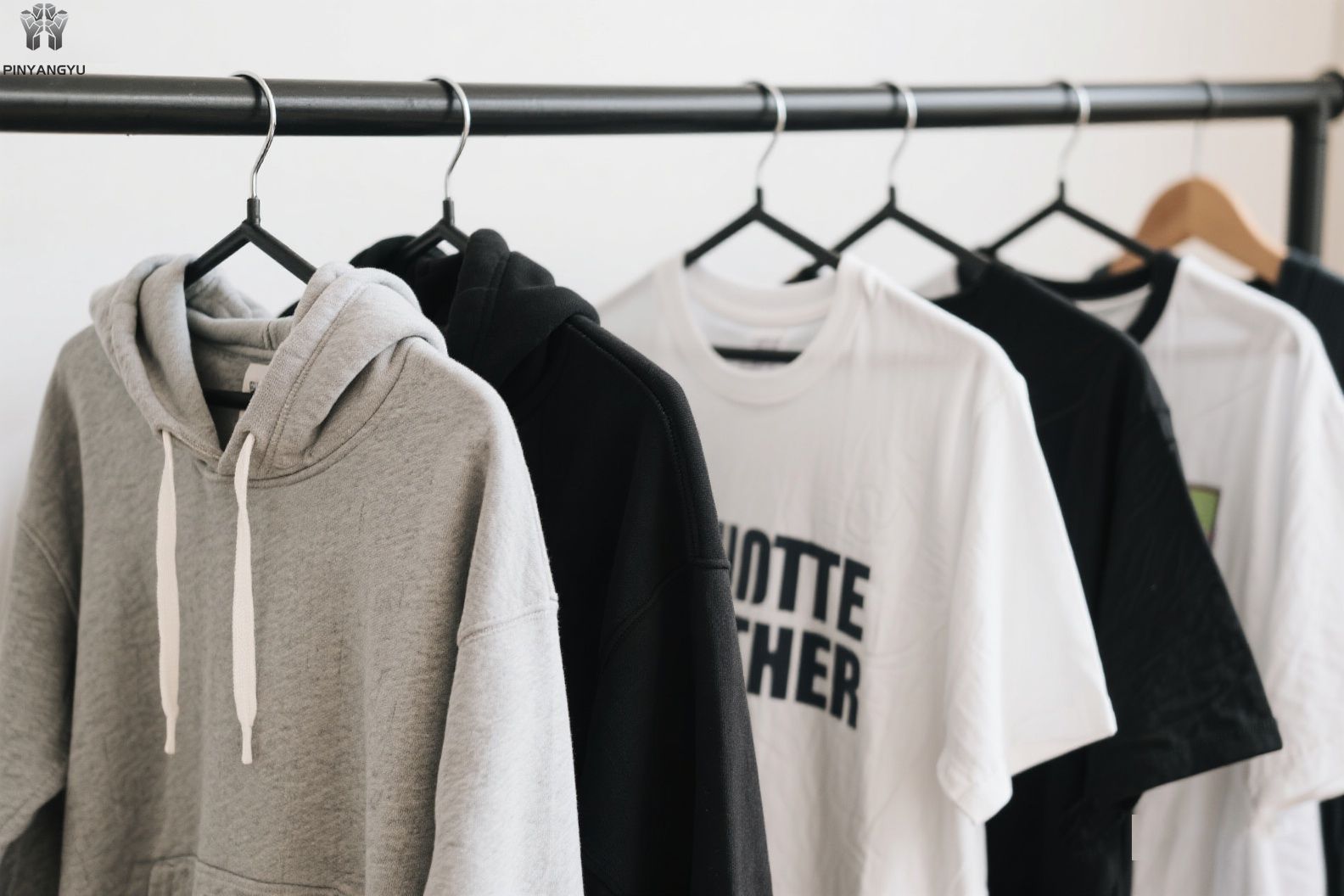カスタムボックスTシャツとスクリーン印刷は2025年の最もホットなトレンドを満たしています