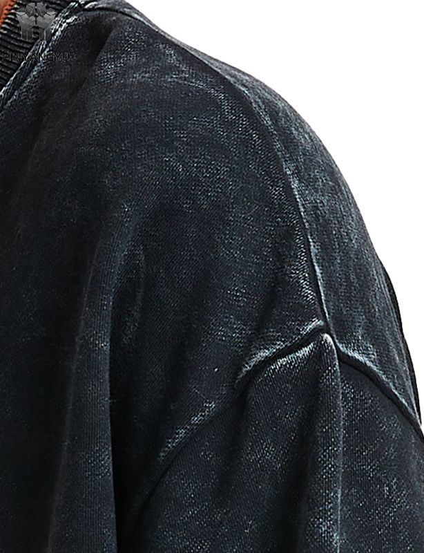 ダメージウォッシュとパッチワークデザインのTシャツ