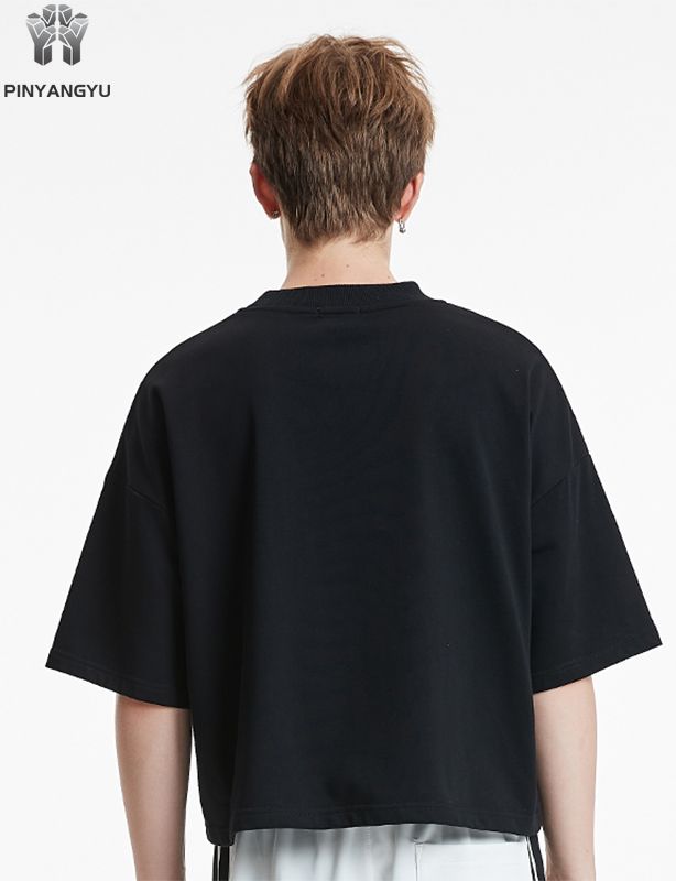 ブラック クロップ トップ - カスタム &amp; パーソナライズされたソフト コットン T シャツ